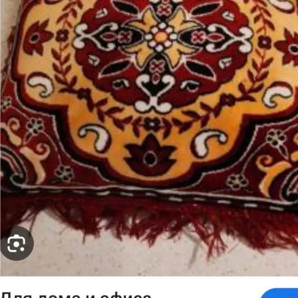 Elegant Red and Gold Tapestry Set